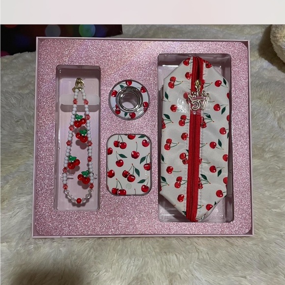 🍒Cherry 🍒Pattern Phone Accessories Set - Picture 2 of 5
